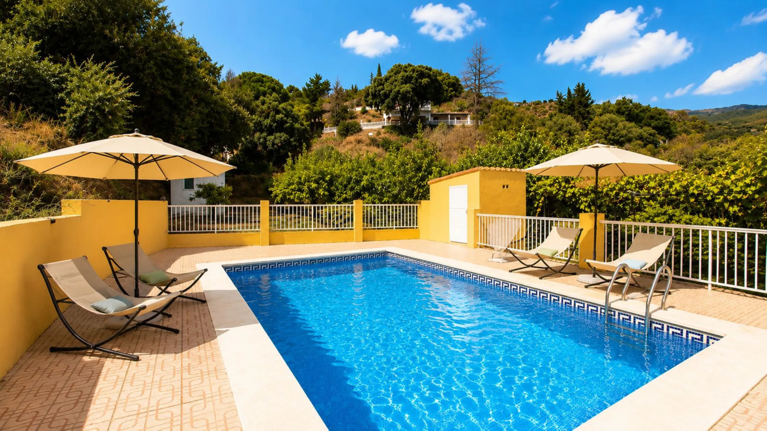 Charming country property with pool and garden for sale in Estepona – just 10 minutes from the beach