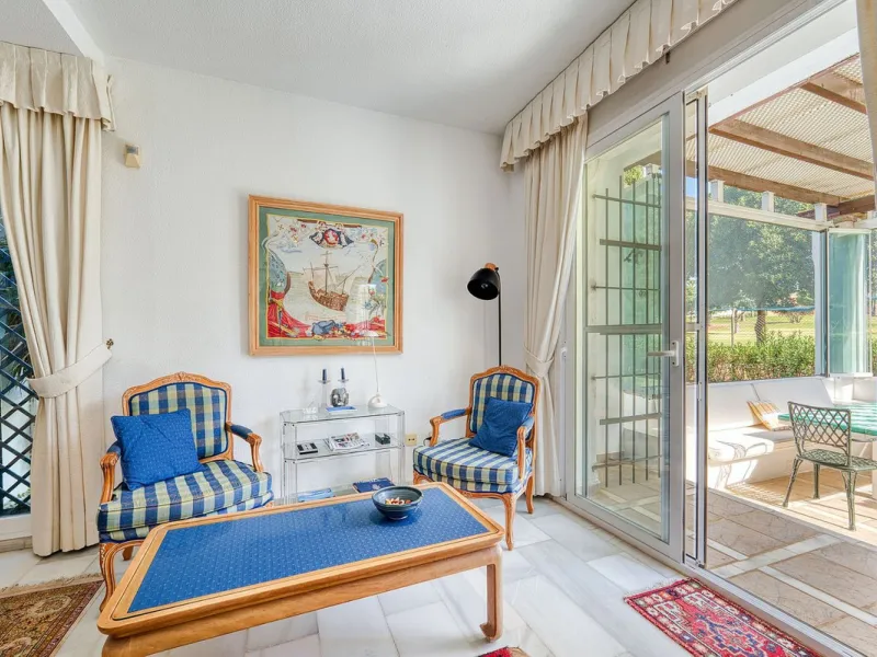 Villa nestled in the prestigious area of Nueva Andalucía, Marbella. This property offers a privileged position front line Los Naranjos golf.