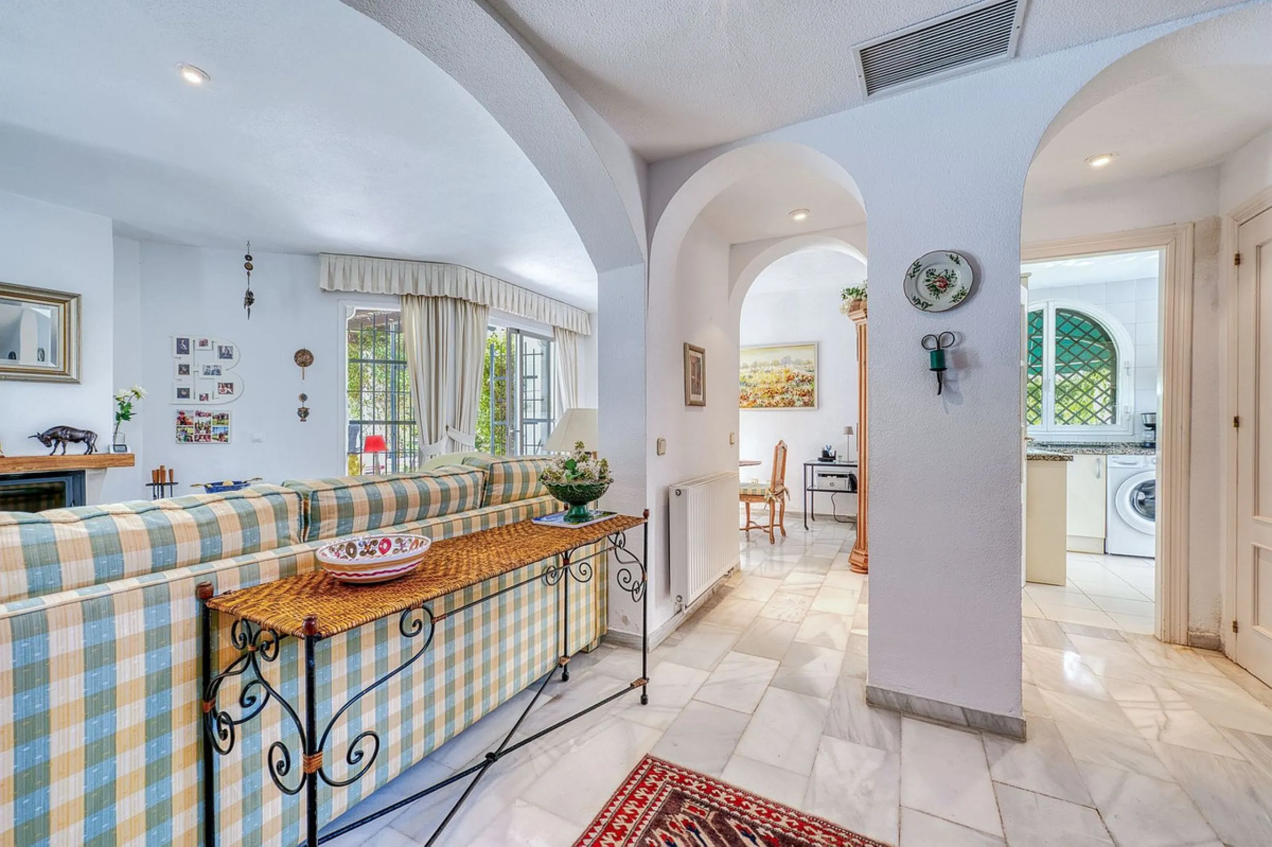 Villa nestled in the prestigious area of Nueva Andalucía, Marbella. This property offers a privileged position front line Los Naranjos golf.