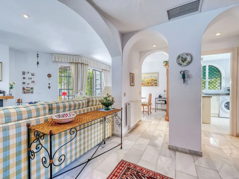 Villa nestled in the prestigious area of Nueva Andalucía, Marbella. This property offers a privileged position front line Los Naranjos golf.