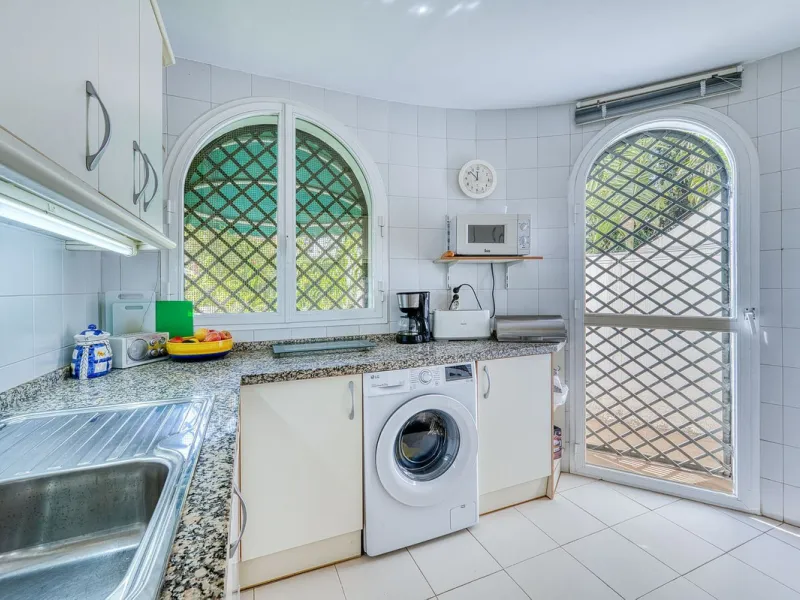 Villa nestled in the prestigious area of Nueva Andalucía, Marbella. This property offers a privileged position front line Los Naranjos golf.