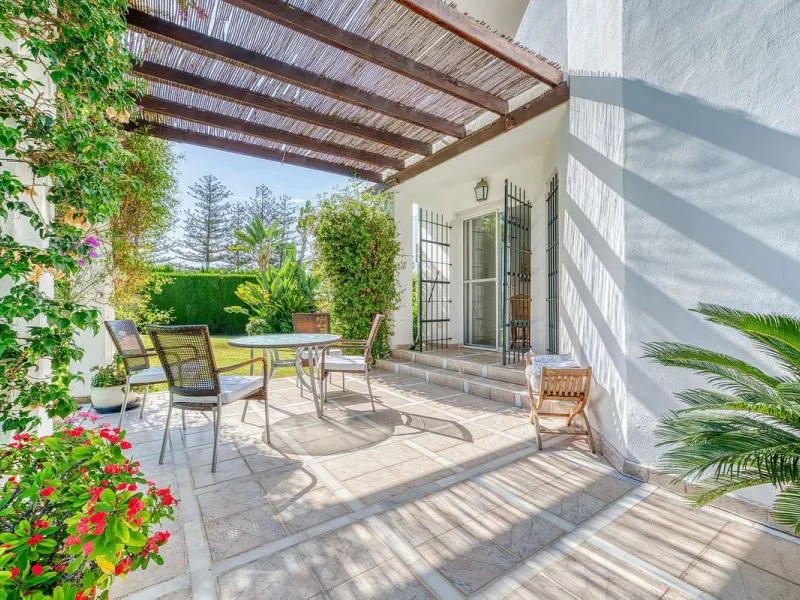 Villa nestled in the prestigious area of Nueva Andalucía, Marbella. This property offers a privileged position front line Los Naranjos golf.
