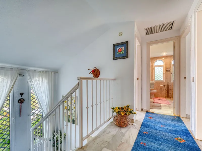 Villa nestled in the prestigious area of Nueva Andalucía, Marbella. This property offers a privileged position front line Los Naranjos golf.