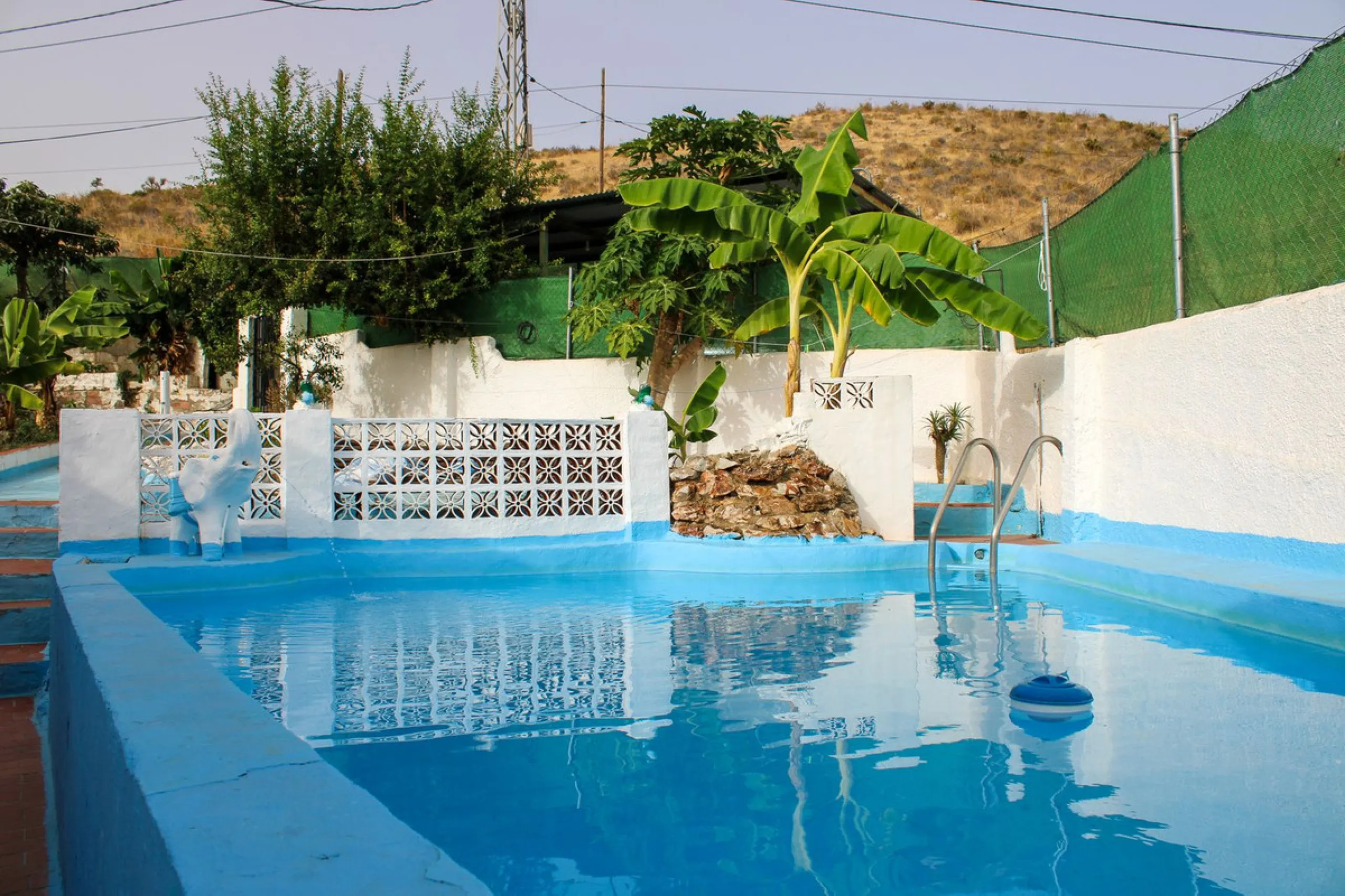 Villa with garden, private pool and three large terraces with sea views.