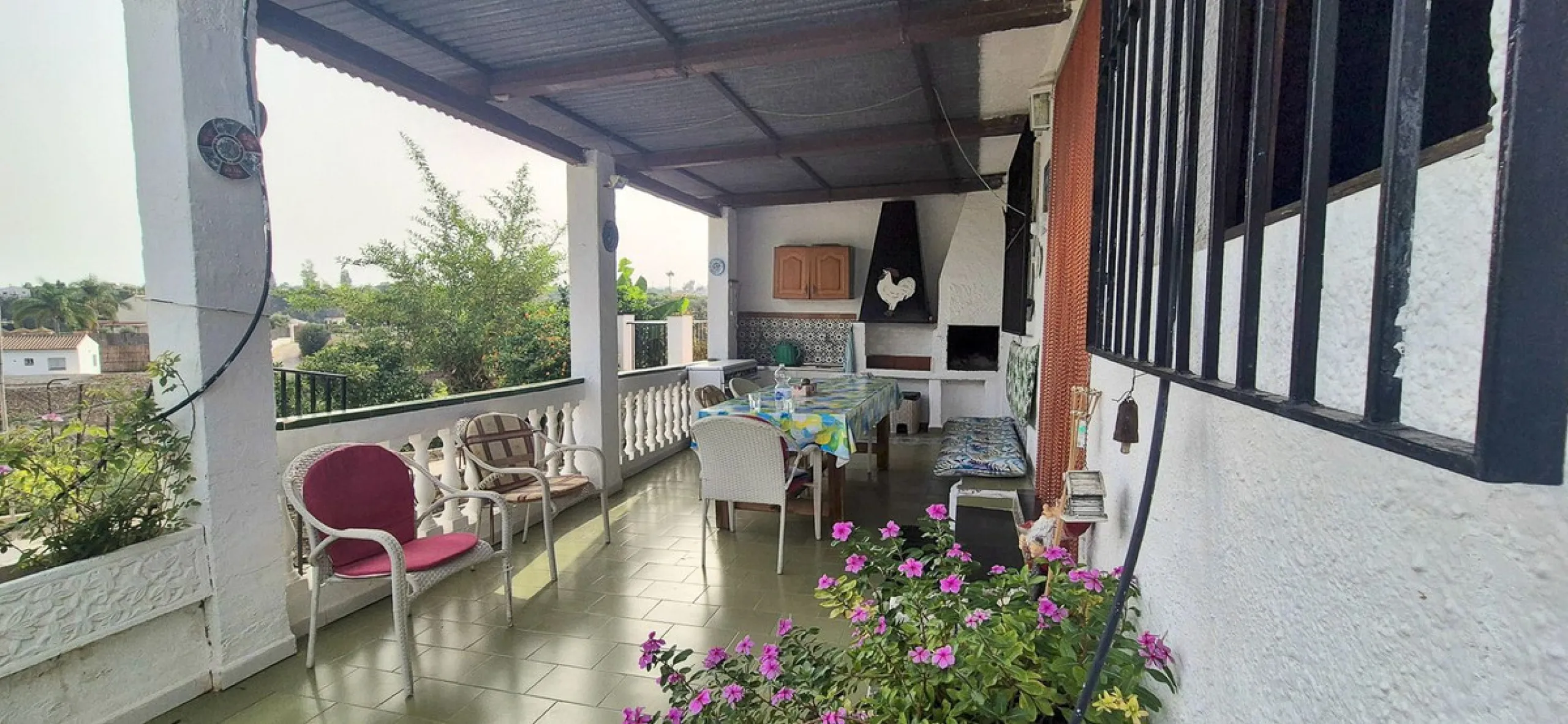 Villa with garden, private pool and three large terraces with sea views.
