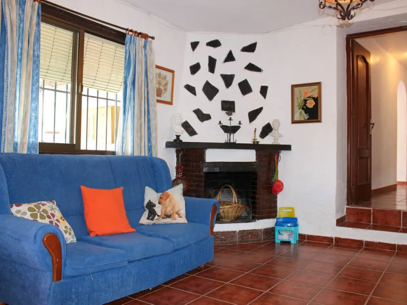 Villa with garden, private pool and three large terraces with sea views.