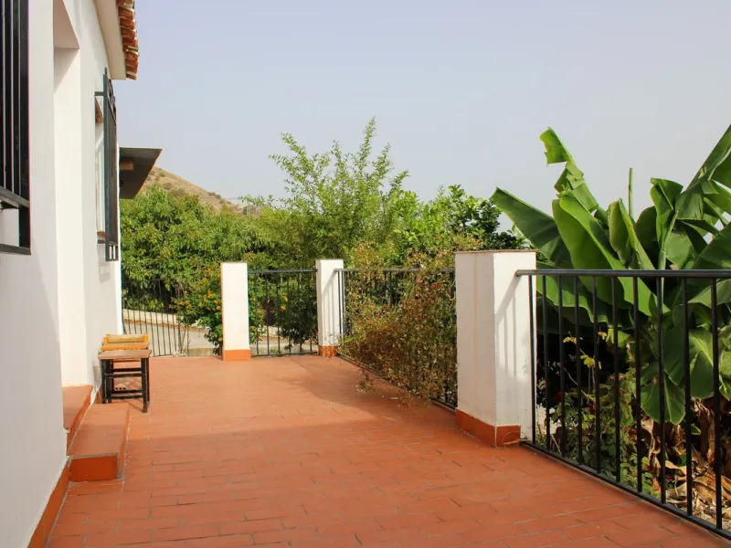 Villa with garden, private pool and three large terraces with sea views.
