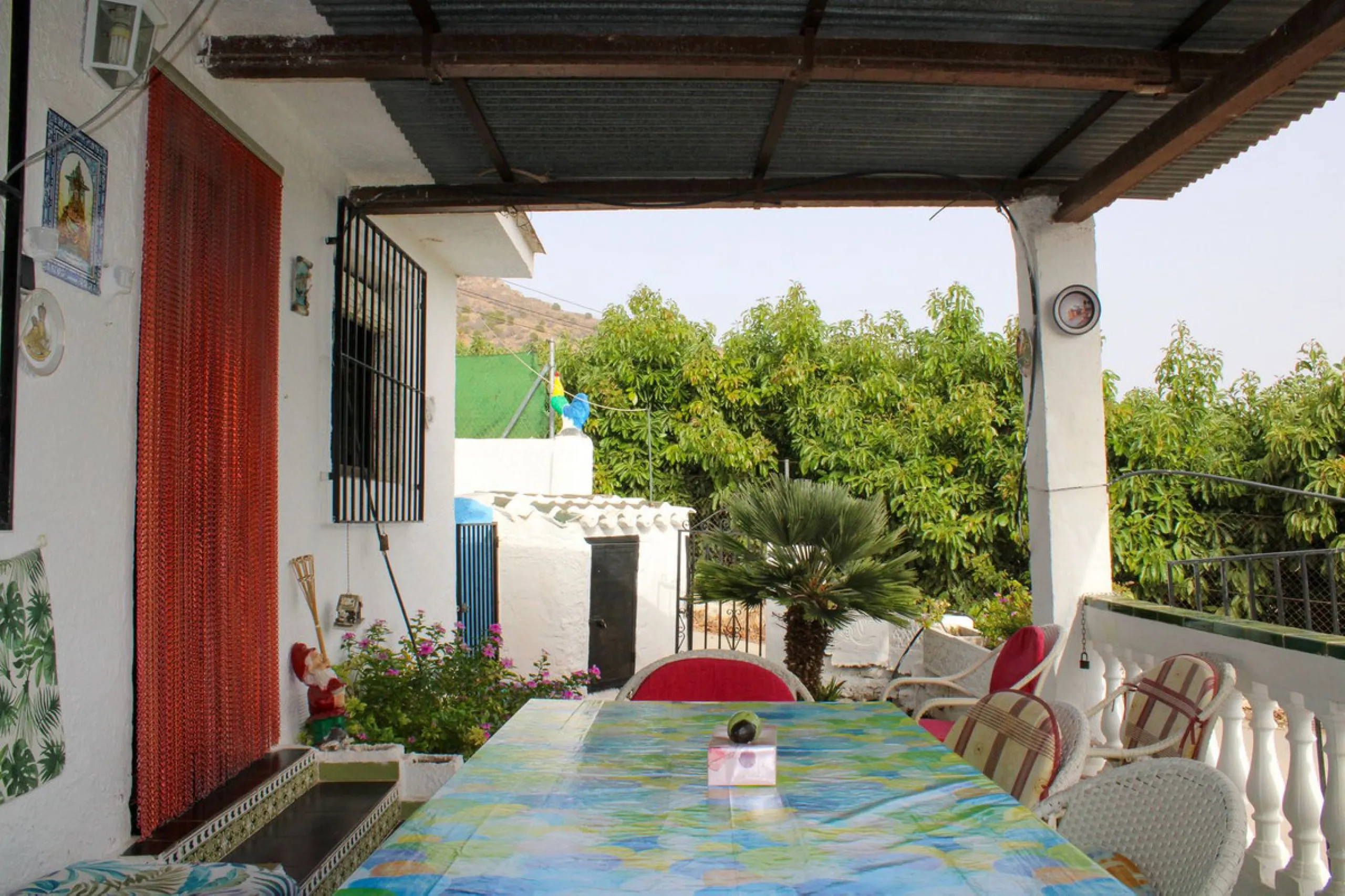 Villa with garden, private pool and three large terraces with sea views.