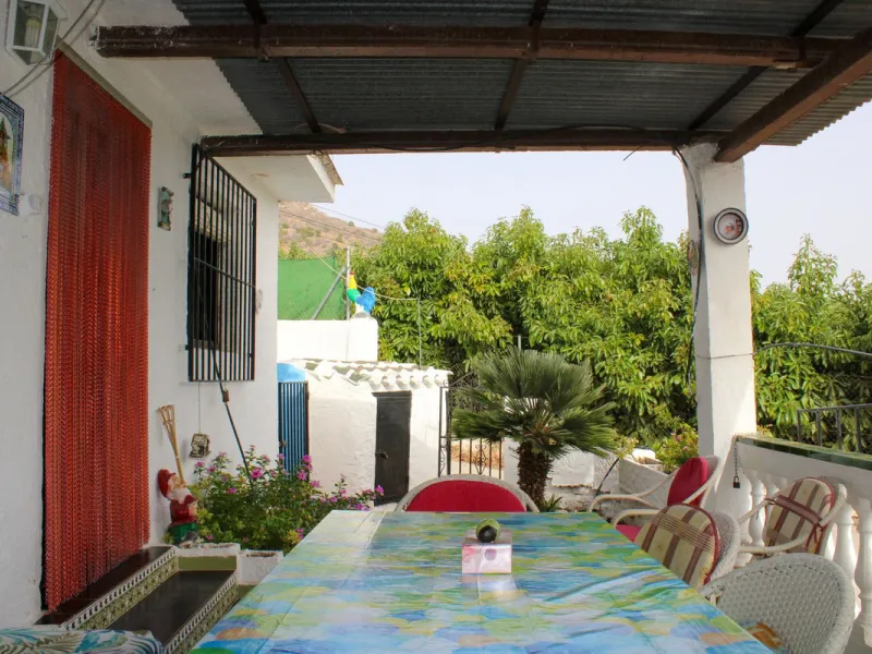 Villa with garden, private pool and three large terraces with sea views.
