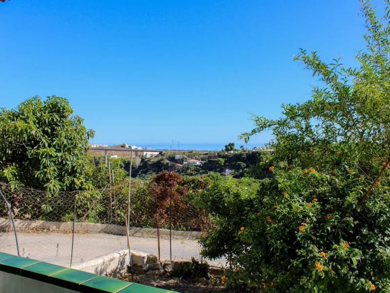 Villa with garden, private pool and three large terraces with sea views.