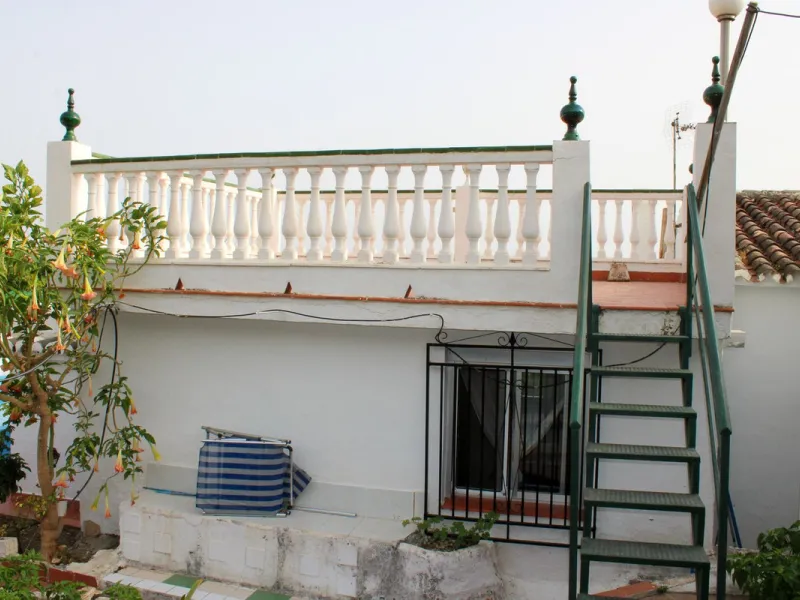 Villa with garden, private pool and three large terraces with sea views.