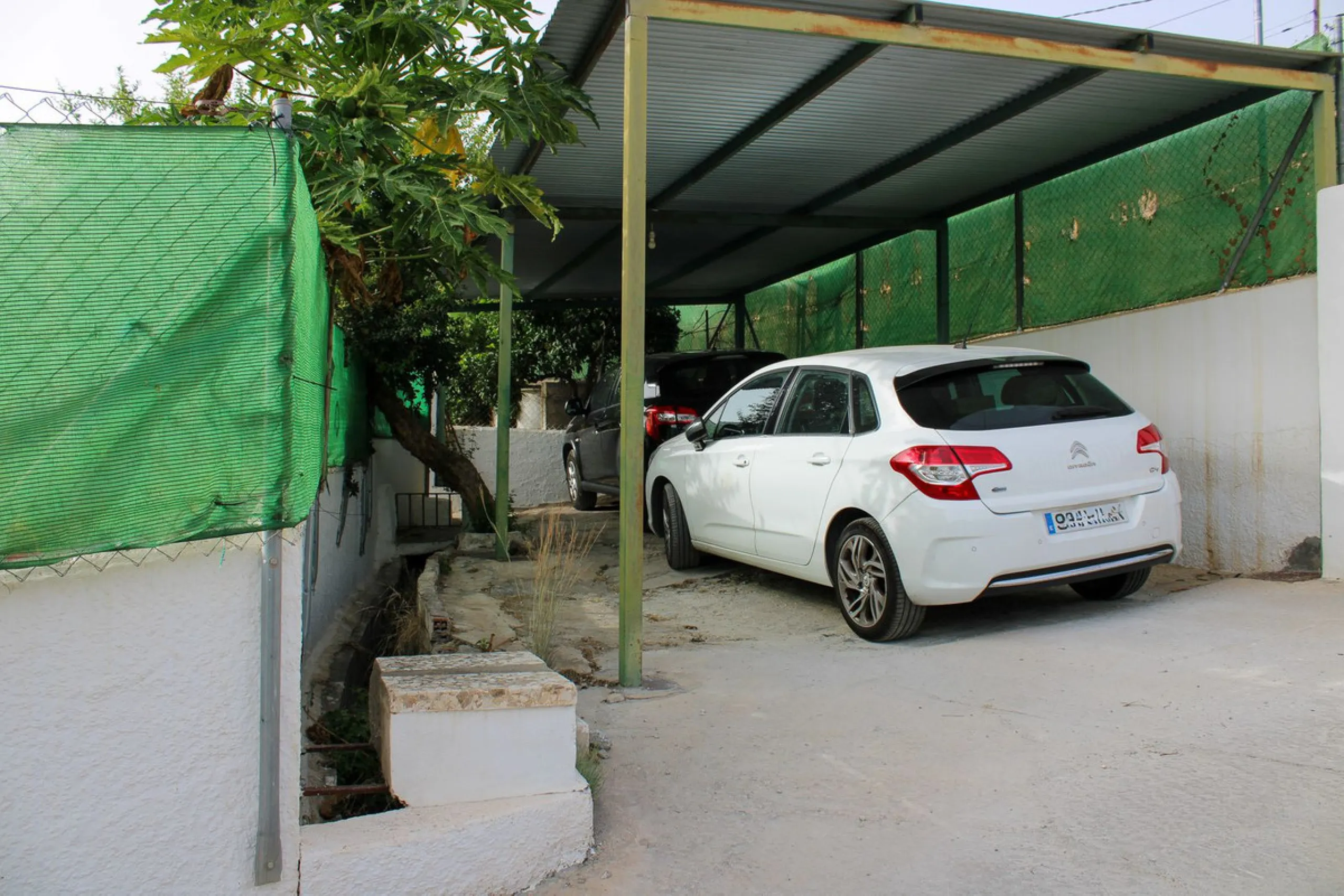 Villa with garden, private pool and three large terraces with sea views.