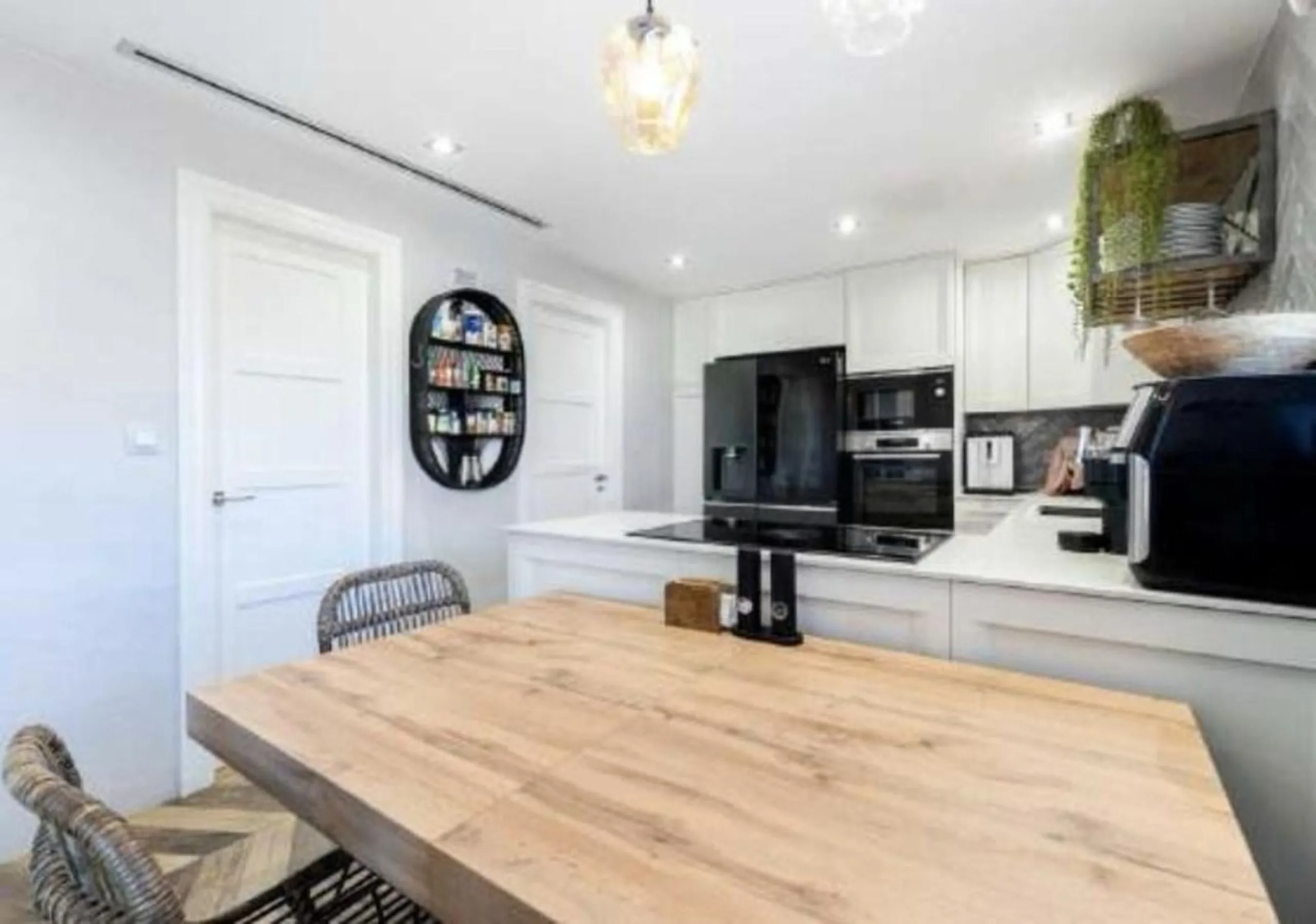 Breath-taking, stunning, bright, luxurious  and spacious duplex penthouse apartment located next to the award winning marina of Benalmadena, with its array of shops, bars ,cafes, restaurants luxury yachts  plus, of course,  beautiful sandy beaches within 