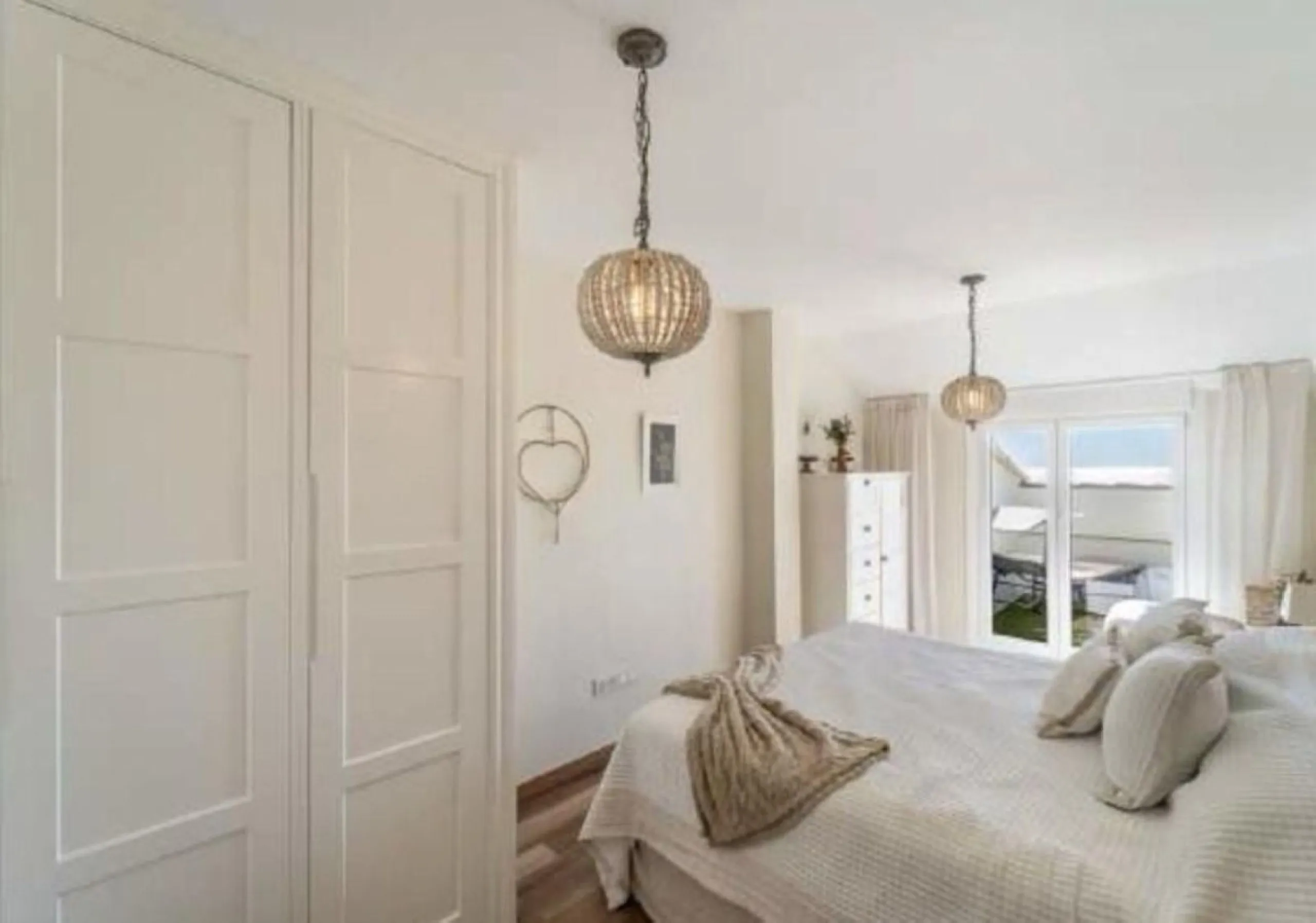 Breath-taking, stunning, bright, luxurious  and spacious duplex penthouse apartment located next to the award winning marina of Benalmadena, with its array of shops, bars ,cafes, restaurants luxury yachts  plus, of course,  beautiful sandy beaches within 