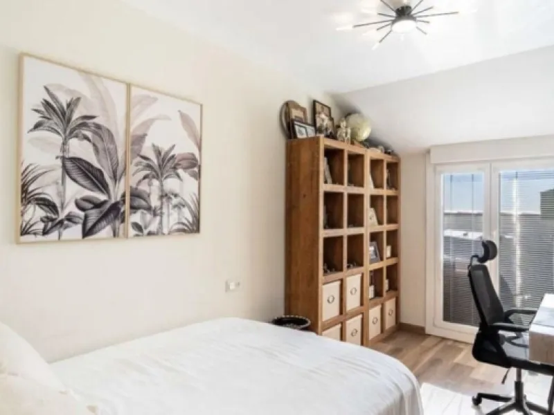 Breath-taking, stunning, bright, luxurious  and spacious duplex penthouse apartment located next to the award winning marina of Benalmadena, with its array of shops, bars ,cafes, restaurants luxury yachts  plus, of course,  beautiful sandy beaches within 