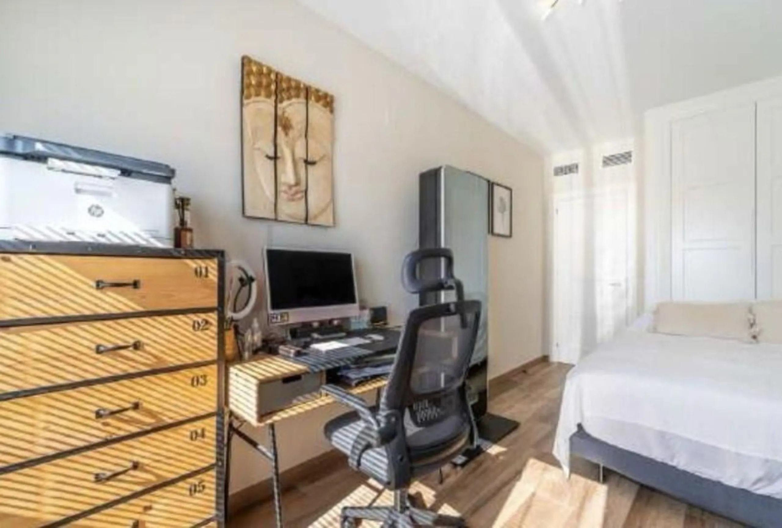 Breath-taking, stunning, bright, luxurious  and spacious duplex penthouse apartment located next to the award winning marina of Benalmadena, with its array of shops, bars ,cafes, restaurants luxury yachts  plus, of course,  beautiful sandy beaches within 