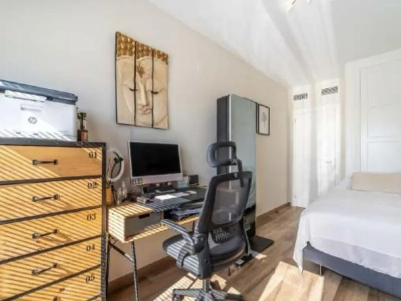 Breath-taking, stunning, bright, luxurious  and spacious duplex penthouse apartment located next to the award winning marina of Benalmadena, with its array of shops, bars ,cafes, restaurants luxury yachts  plus, of course,  beautiful sandy beaches within 