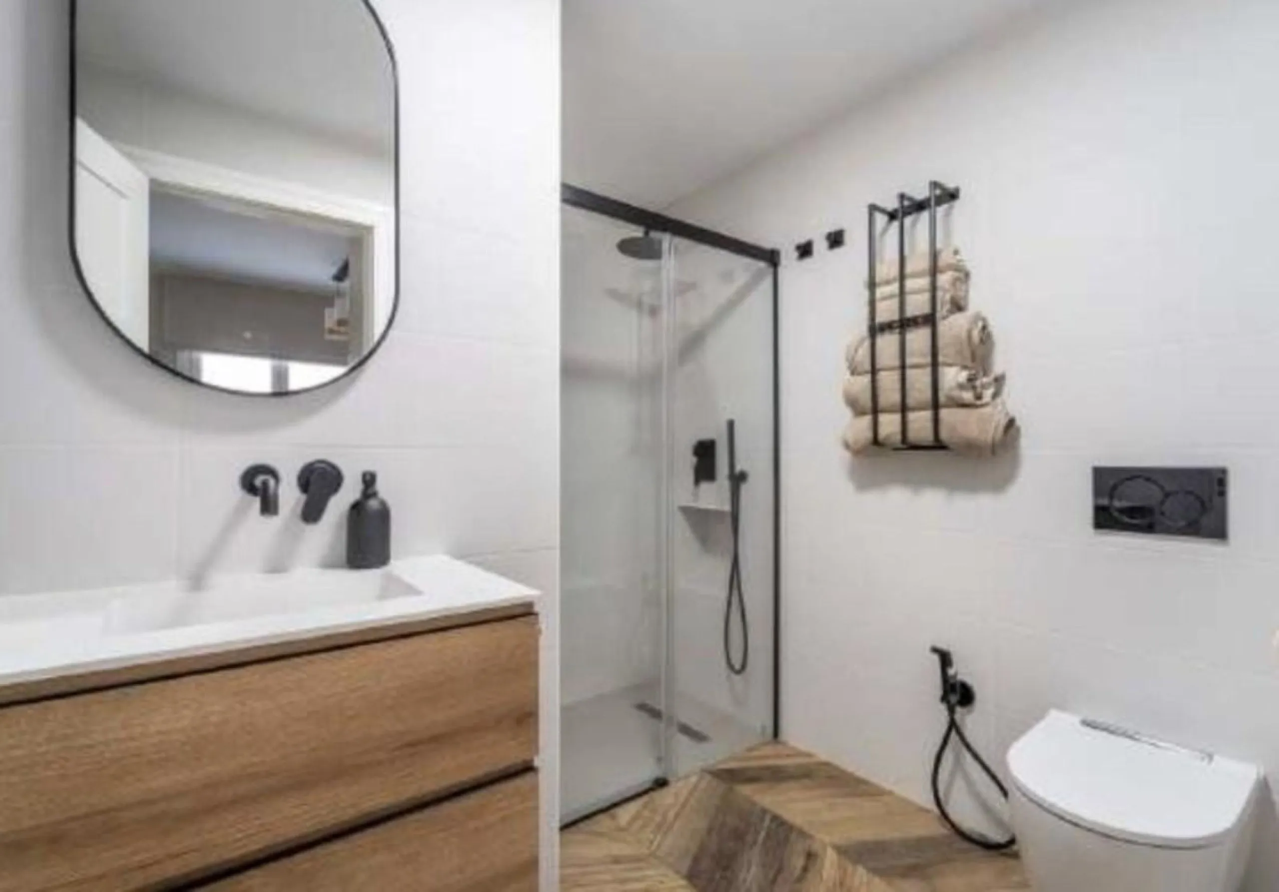Breath-taking, stunning, bright, luxurious  and spacious duplex penthouse apartment located next to the award winning marina of Benalmadena, with its array of shops, bars ,cafes, restaurants luxury yachts  plus, of course,  beautiful sandy beaches within 