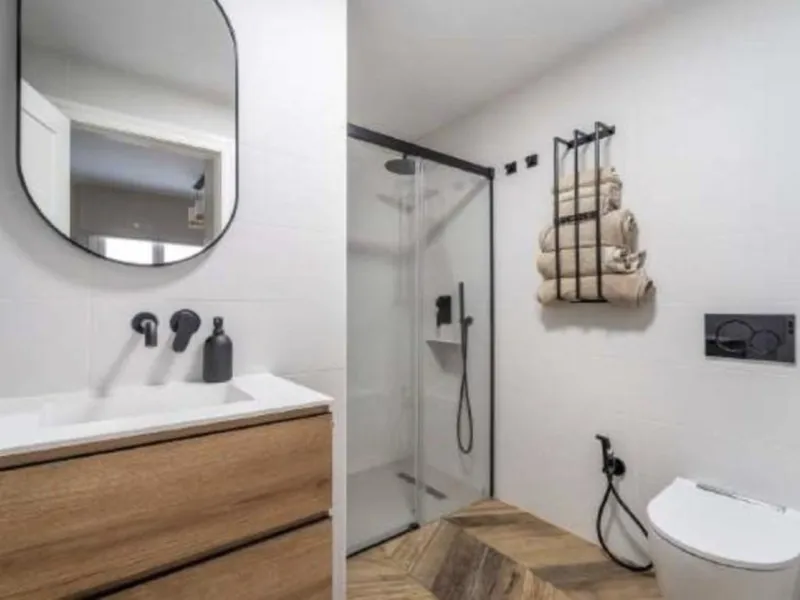 Breath-taking, stunning, bright, luxurious  and spacious duplex penthouse apartment located next to the award winning marina of Benalmadena, with its array of shops, bars ,cafes, restaurants luxury yachts  plus, of course,  beautiful sandy beaches within 