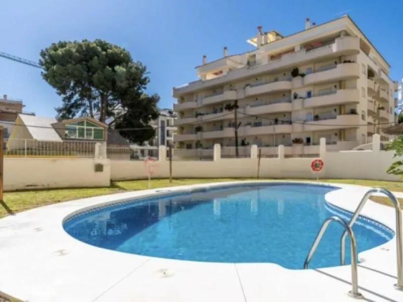 Breath-taking, stunning, bright, luxurious  and spacious duplex penthouse apartment located next to the award winning marina of Benalmadena, with its array of shops, bars ,cafes, restaurants luxury yachts  plus, of course,  beautiful sandy beaches within 