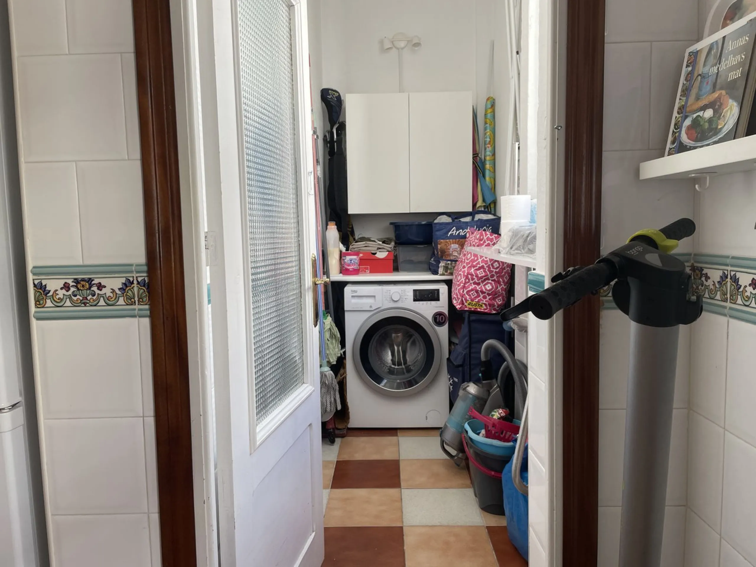 Middle Floor Apartment, Estepona, Costa del Sol.