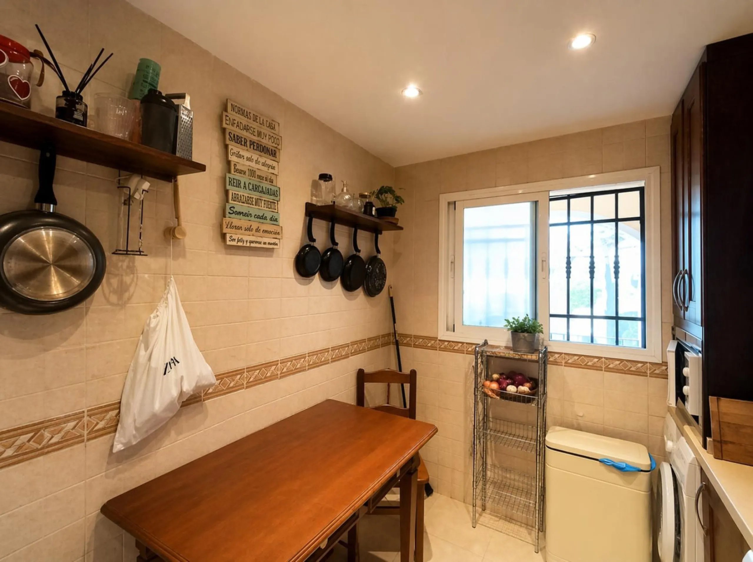 Spacious 2-Bedroom Apartment with Sea Views
