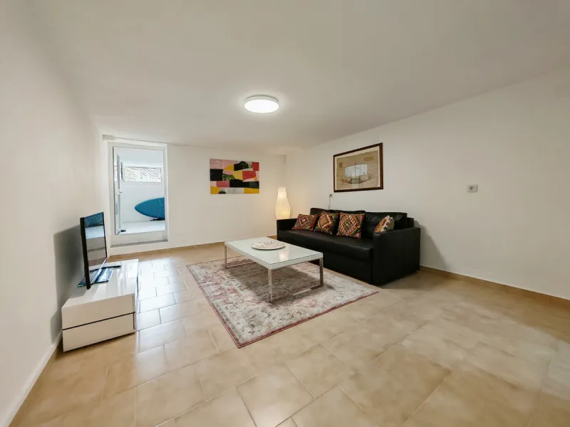 Town House for sale in , Manilva with 3 bedrooms, 2 bathrooms and with orientation south/east, with communal swimming pool, private garage (1 parking spaces) and private garden. Regarding property dimensions, it has 142 m² built and 25 m² terrace. Has the