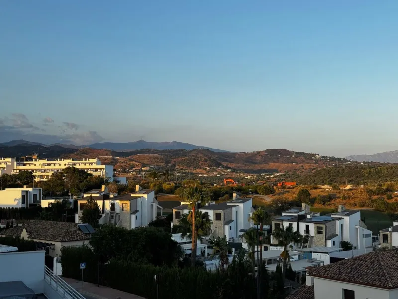 Penthouse with panoramic sea and golf views – Estepona, Valle Romano, Calle Ecuador 1