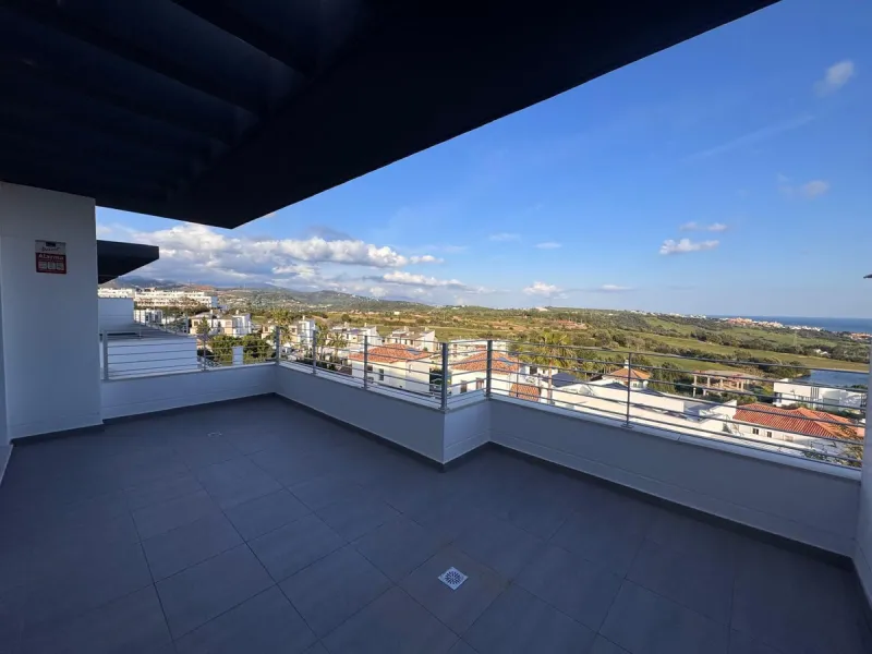 Penthouse with panoramic sea and golf views – Estepona, Valle Romano, Calle Ecuador 1