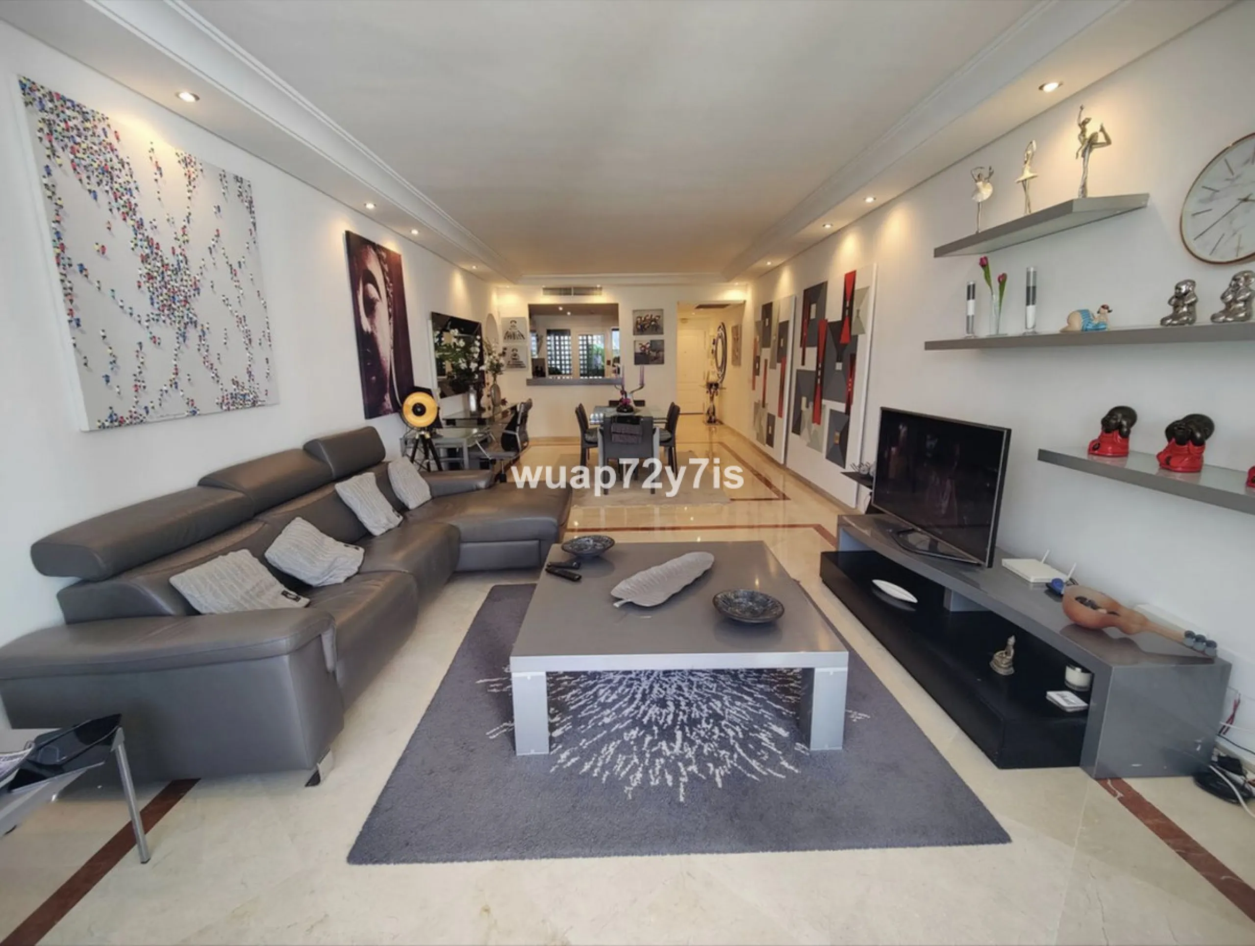 Luxury Ground Floor Apartment in Ventura Del Mar with Private Spacious Terrace.