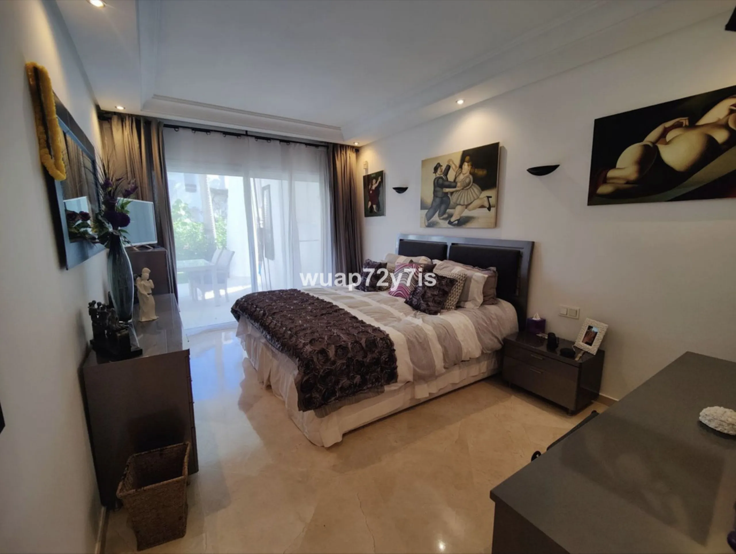 Luxury Ground Floor Apartment in Ventura Del Mar with Private Spacious Terrace.