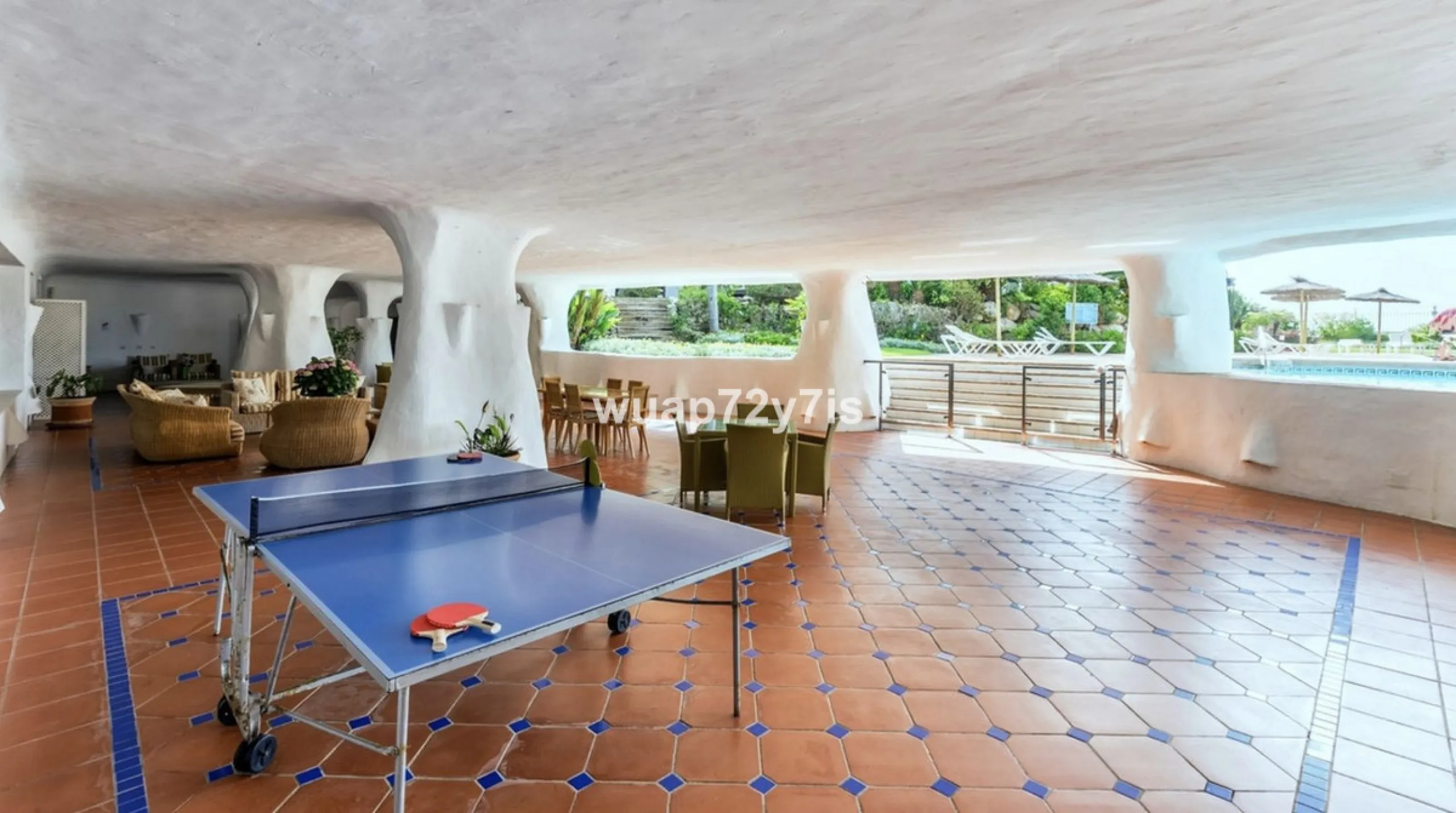 Luxury Ground Floor Apartment in Ventura Del Mar with Private Spacious Terrace.