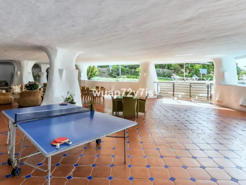 Luxury Ground Floor Apartment in Ventura Del Mar with Private Spacious Terrace.