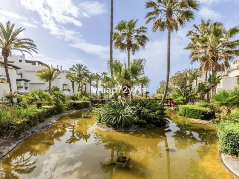 Luxury Ground Floor Apartment in Ventura Del Mar with Private Spacious Terrace.
