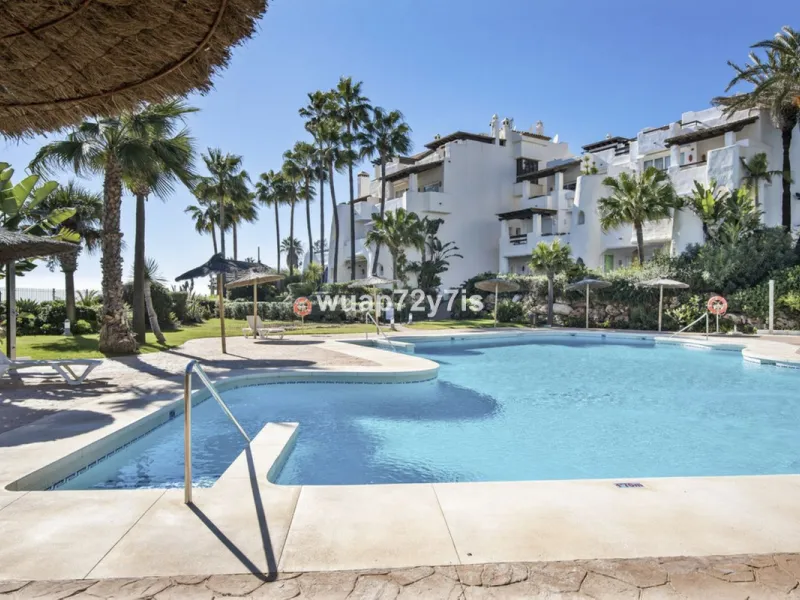 Luxury Ground Floor Apartment in Ventura Del Mar with Private Spacious Terrace.