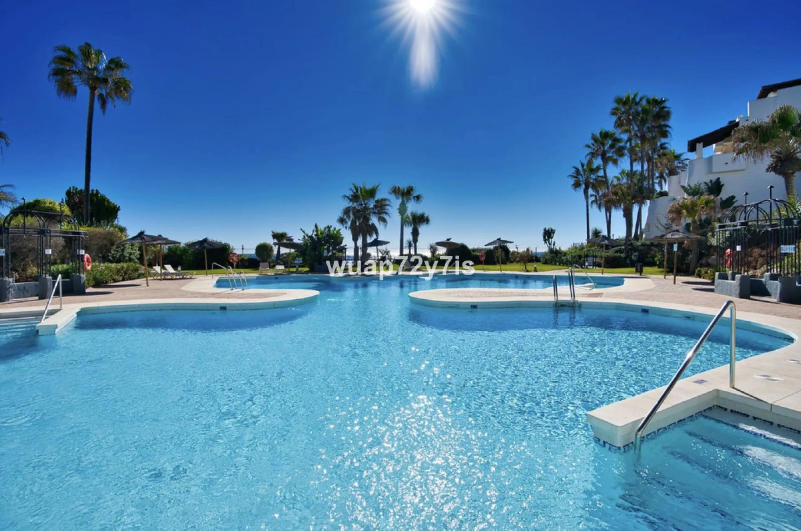 Luxury Ground Floor Apartment in Ventura Del Mar with Private Spacious Terrace.