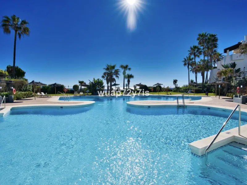 Luxury Ground Floor Apartment in Ventura Del Mar with Private Spacious Terrace.