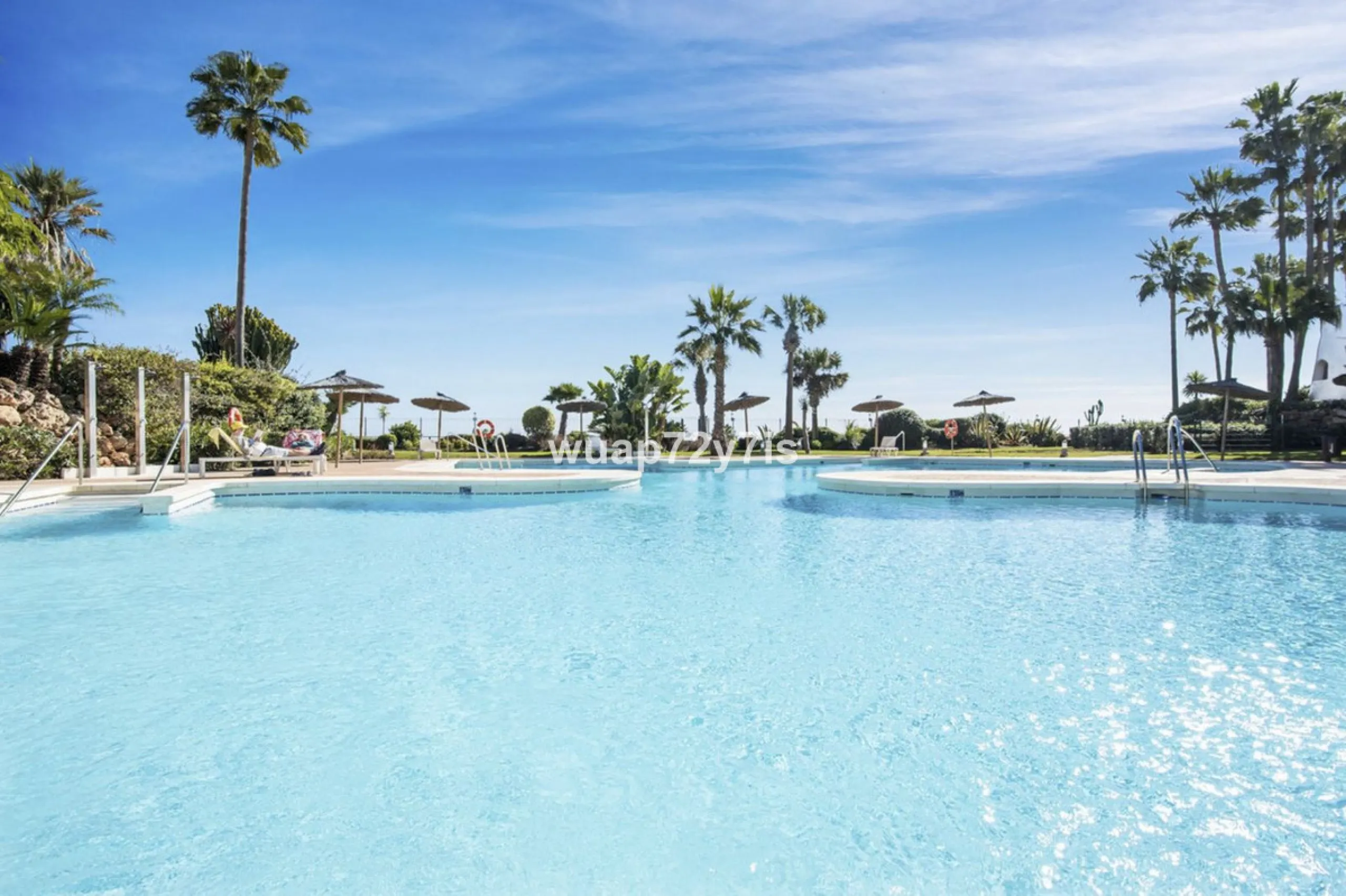 Luxury Ground Floor Apartment in Ventura Del Mar with Private Spacious Terrace.