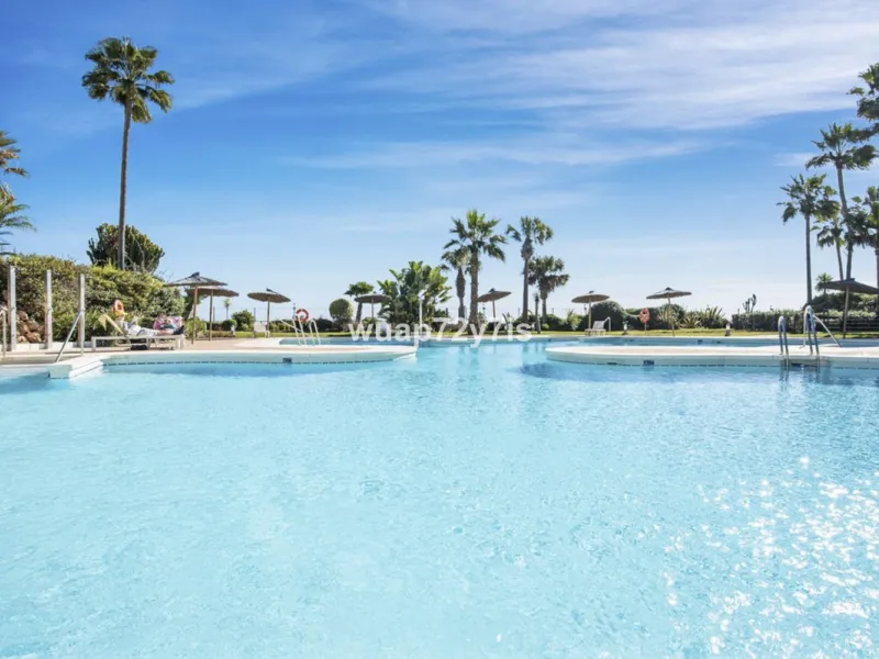 Luxury Ground Floor Apartment in Ventura Del Mar with Private Spacious Terrace.
