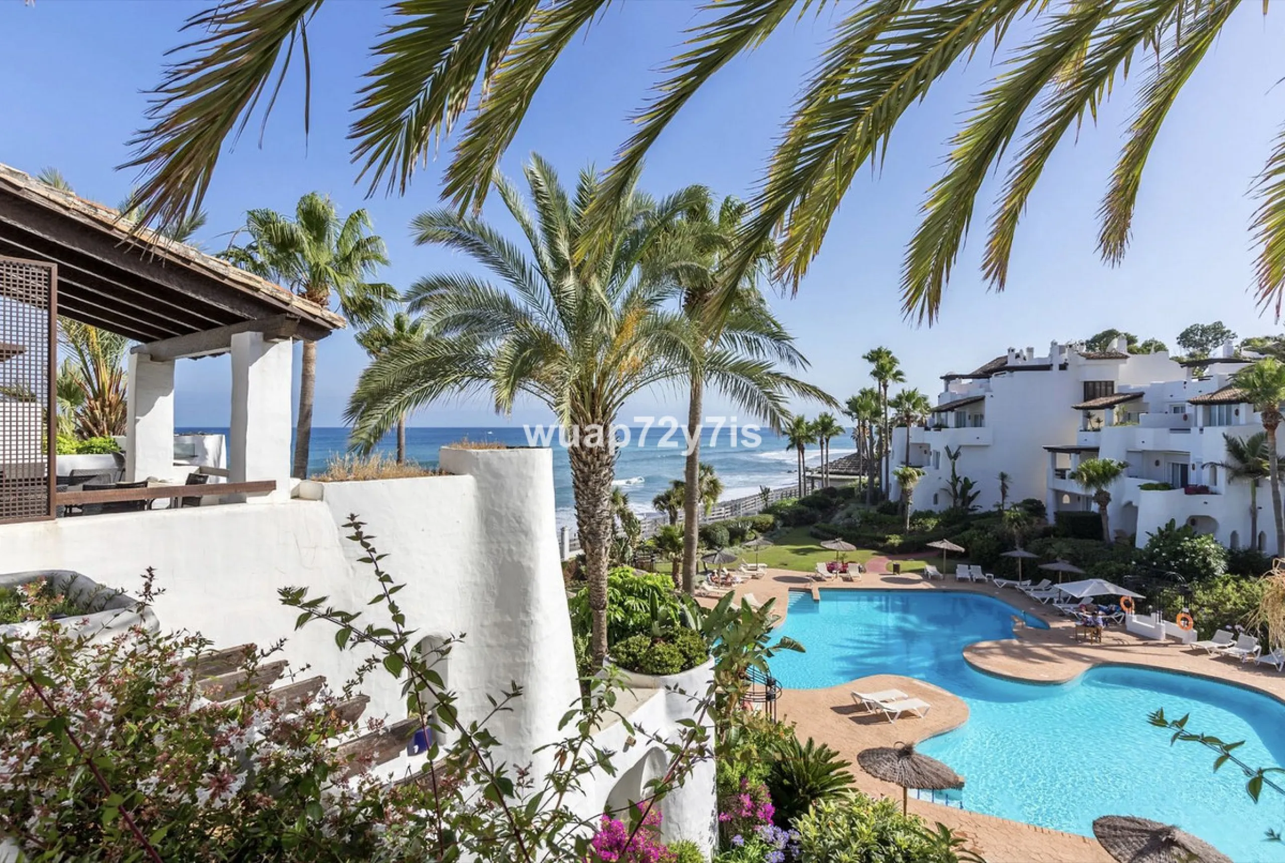 Luxury Ground Floor Apartment in Ventura Del Mar with Private Spacious Terrace.