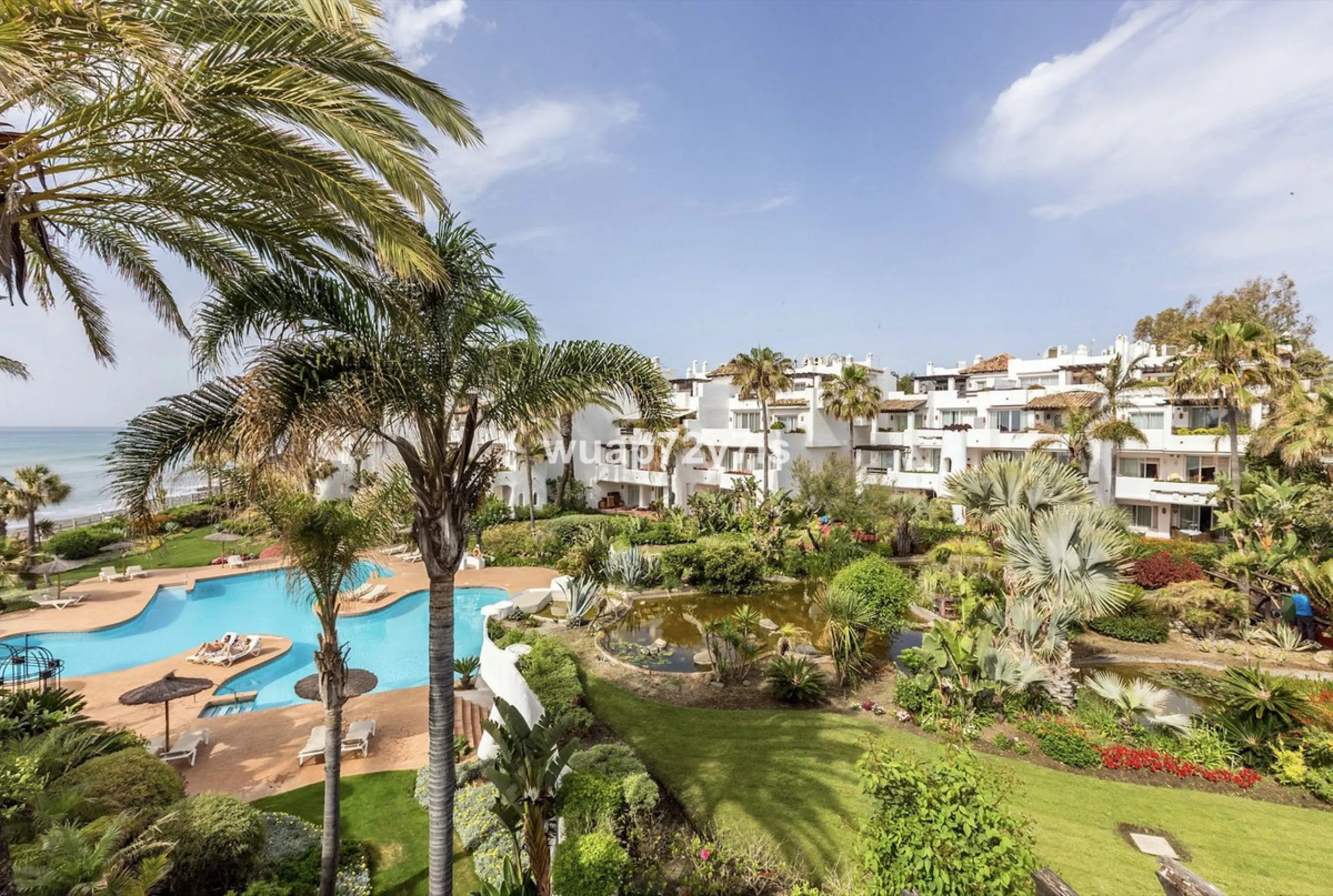 Luxury Ground Floor Apartment in Ventura Del Mar with Private Spacious Terrace.