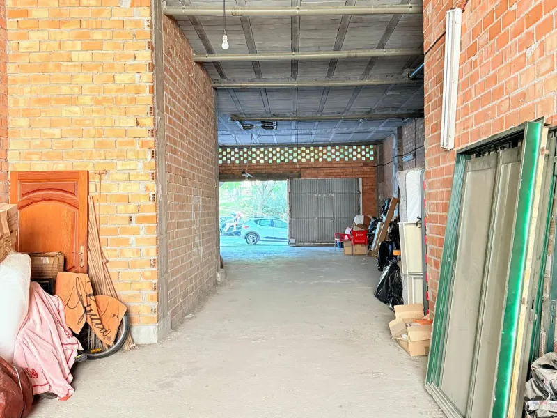 Spacious Commercial Premises for Sale in Prime Area