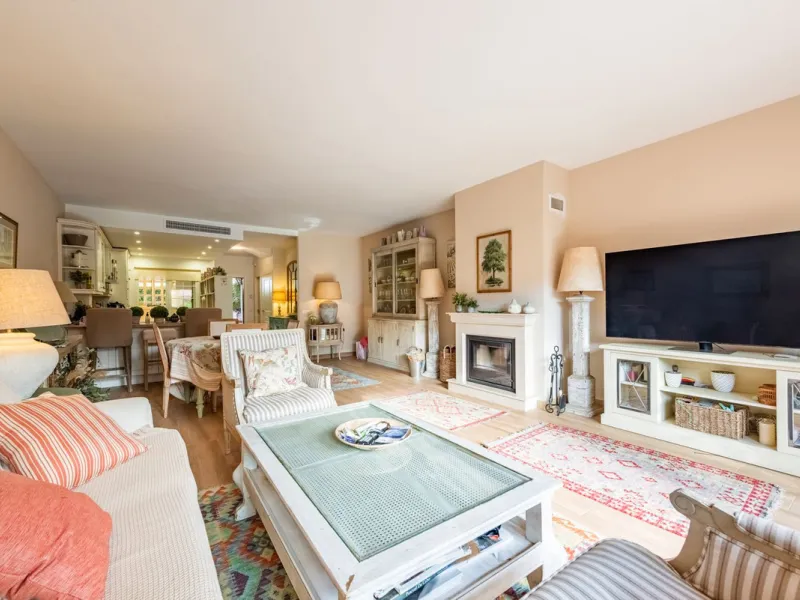 Located within the secure gated community of Oasis de Nagüeles, this beautifully presented semi-detached home offers the perfect blend of comfort, style, and convenience. With three bedrooms, generous living spaces, and a prime location in one of Marbella