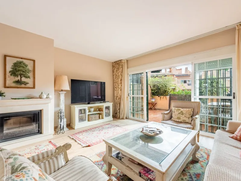 Located within the secure gated community of Oasis de Nagüeles, this beautifully presented semi-detached home offers the perfect blend of comfort, style, and convenience. With three bedrooms, generous living spaces, and a prime location in one of Marbella