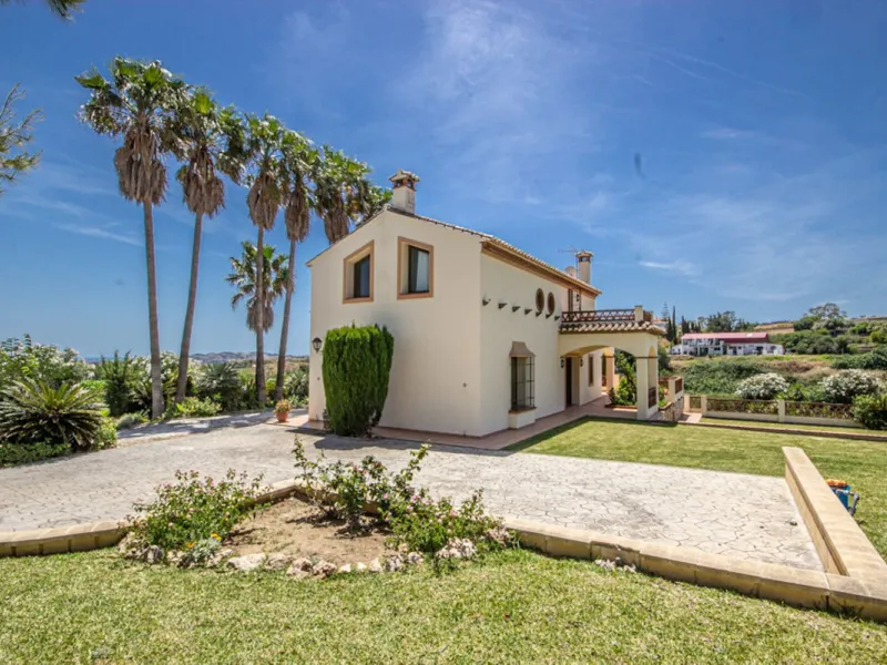 Charming Finca in Entrerríos – Space, Privacy & Andalusian Character