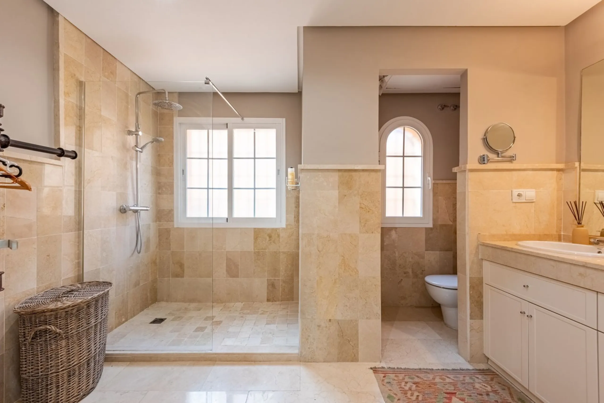 Located within the secure gated community of Oasis de Nagüeles, this beautifully presented semi-detached home offers the perfect blend of comfort, style, and convenience. With three bedrooms, generous living spaces, and a prime location in one of Marbella