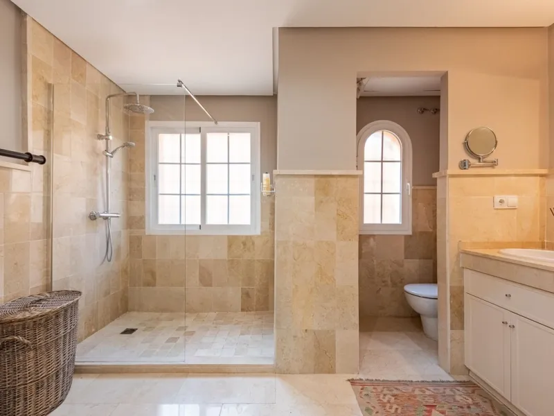 Located within the secure gated community of Oasis de Nagüeles, this beautifully presented semi-detached home offers the perfect blend of comfort, style, and convenience. With three bedrooms, generous living spaces, and a prime location in one of Marbella