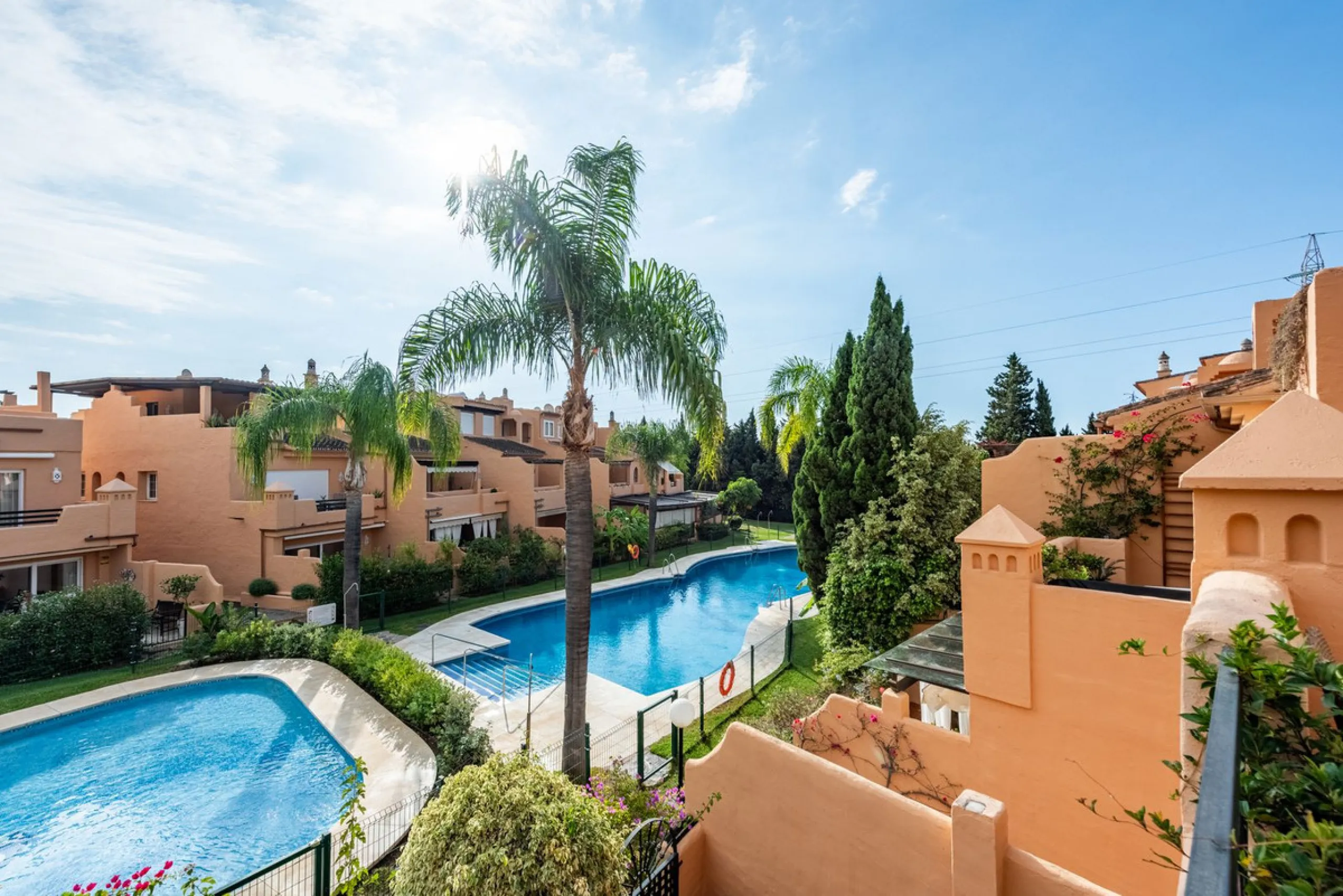 Located within the secure gated community of Oasis de Nagüeles, this beautifully presented semi-detached home offers the perfect blend of comfort, style, and convenience. With three bedrooms, generous living spaces, and a prime location in one of Marbella