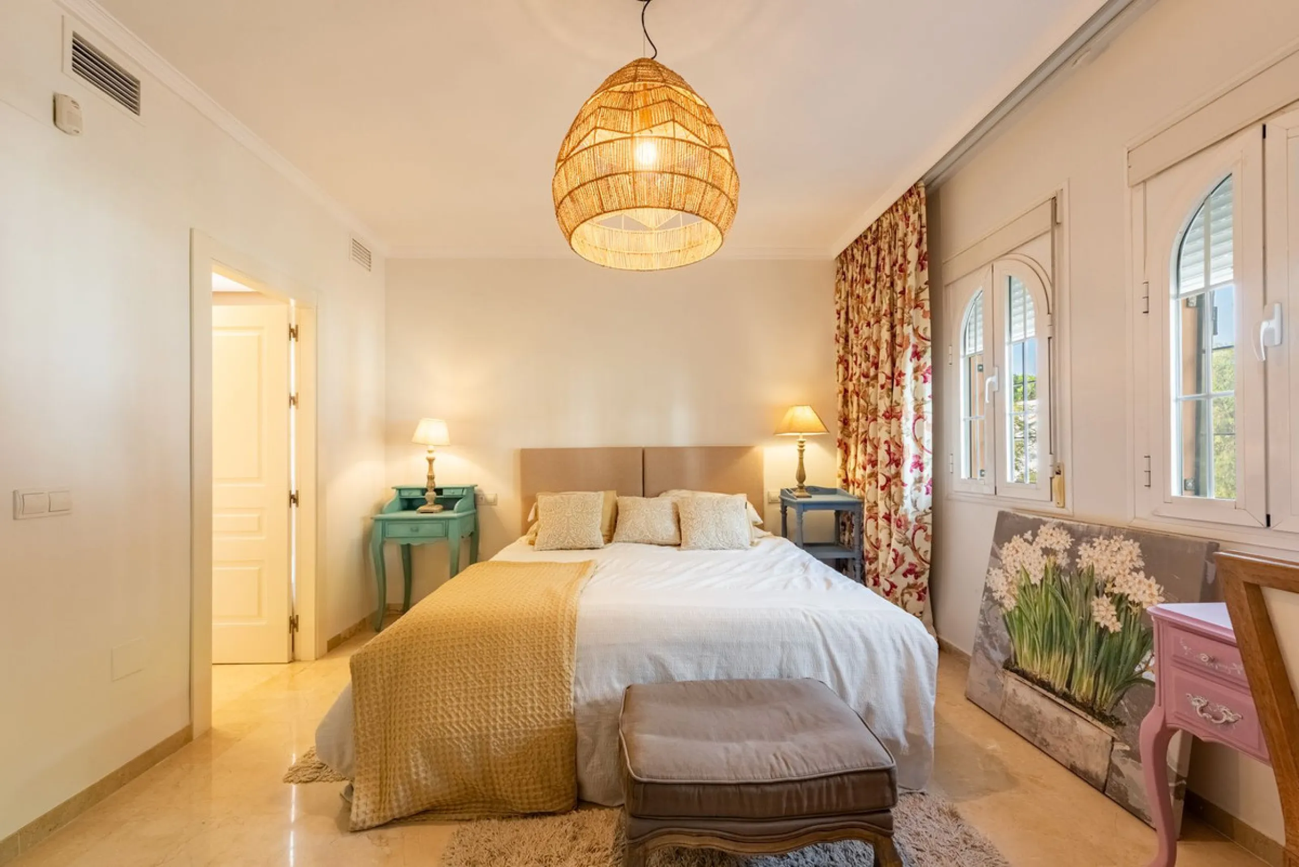 Located within the secure gated community of Oasis de Nagüeles, this beautifully presented semi-detached home offers the perfect blend of comfort, style, and convenience. With three bedrooms, generous living spaces, and a prime location in one of Marbella
