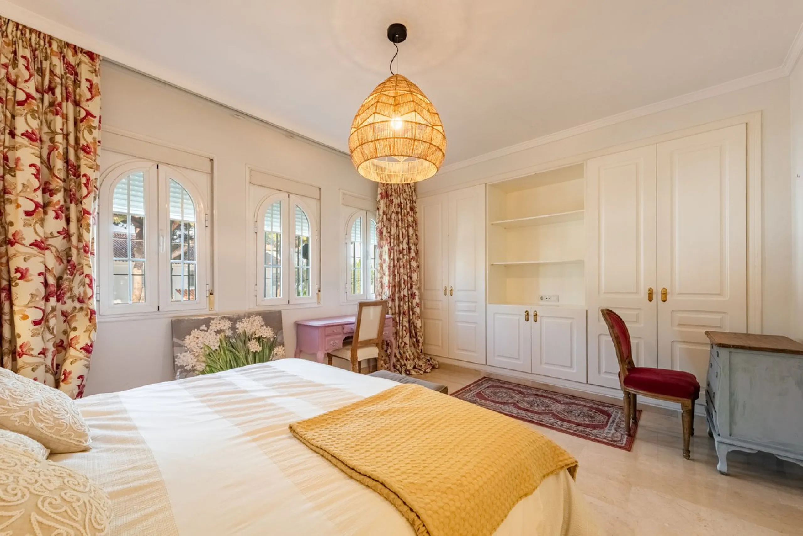 Located within the secure gated community of Oasis de Nagüeles, this beautifully presented semi-detached home offers the perfect blend of comfort, style, and convenience. With three bedrooms, generous living spaces, and a prime location in one of Marbella